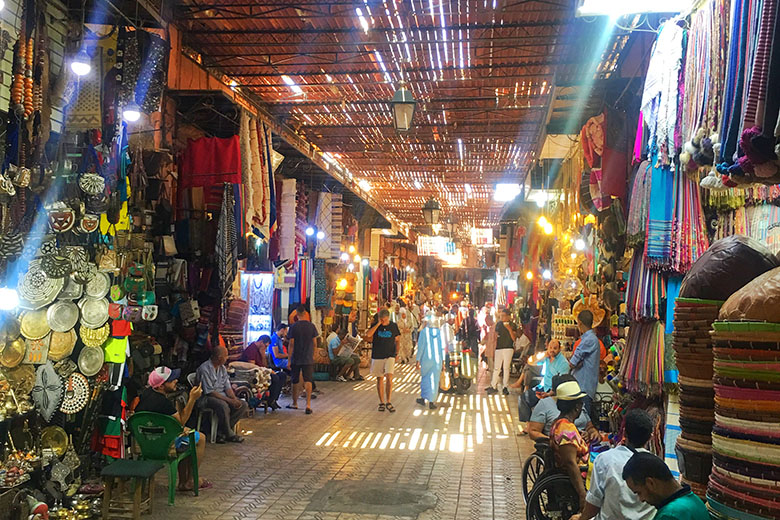 Shopping dans la Souk Semarine